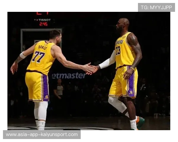 湖人末段罚球稳，关键分不丢